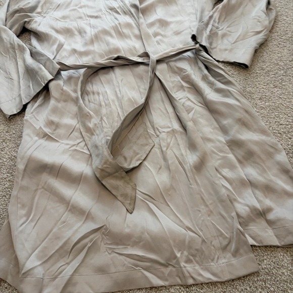 Hotel Collection $280 Kimono Style Satin Robe Womens L/XL Silver Gray Luxury - Picture 3 of 13